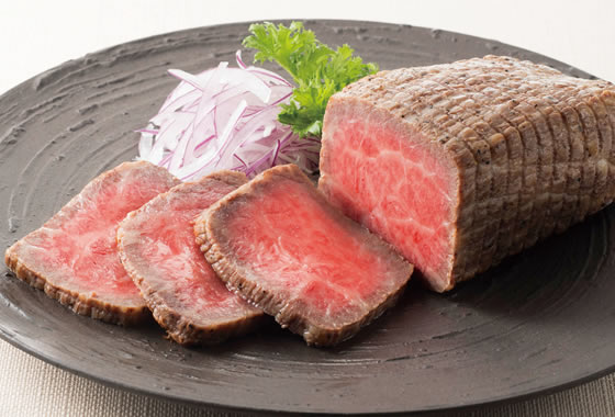 旨味・柔らかさが抜群の氷温®熟成のお肉を、しっとりローストビーフに仕上げました。とろける食感と、お肉本来のお味をお楽しみください。